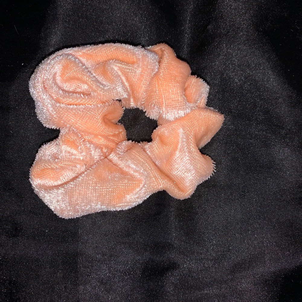 Scrunchie - Picture 4 of 6
